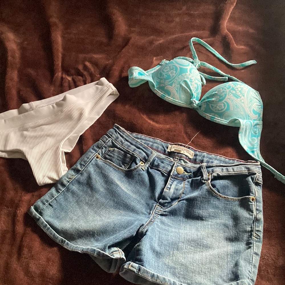 A bathing suit set (: